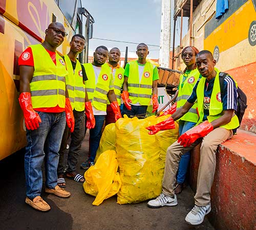 GARE PROPRE : SOLIBRA s'engage activement pour la collecte et le recyclage des déchets plastiques à la gare d'Adjamé