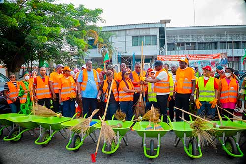 SOLIBRA soutient la mairie de Treichville dans son programme de nettoyage 