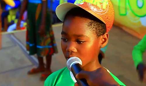 Le YOUKI CINE TOUR égaye les enfants de Daoukro