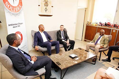Visite de Didier Drogba à la Direction Générale SOLIBRA