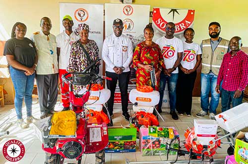 SOLIBRA renforce le programme AGROCANTINE avec la remise d’équipements agricoles à 70 femmes