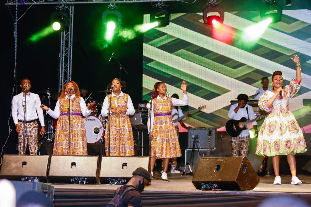 AWA AU COEUR DU CONCERT DE DENA MWANA