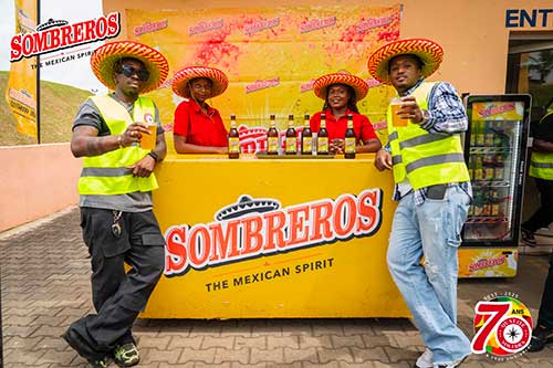 Zagba le Requin et Kommander Samo Samo étaient tous deux à l’usine pour découvrir le process de fabrication de Sombreros