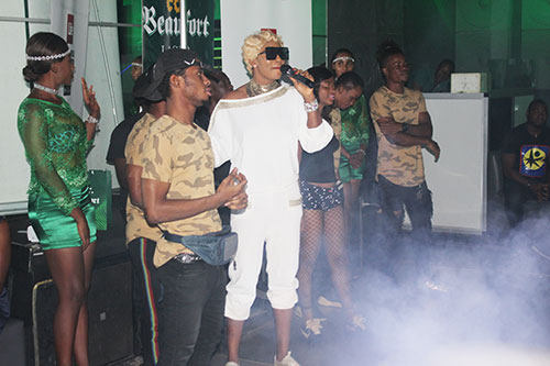 CLAIRE BAHI ET BEAUFORT POUR UN SHOW EPOUSTOUFLANT