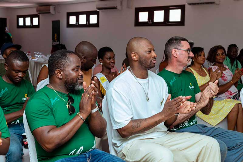 MEET & GREET SINGUILA / L' égérie de BEAUFORT LAGER rencontre les consommateurs et partenaires les plus fidèles