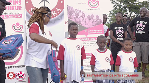 SOLIBRA aux côtés des zinzins du bonheur pour la remises de kits scolaires le 15 septembre 2018 à Abengourou 