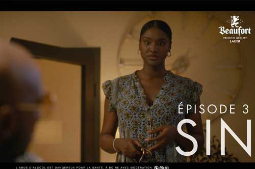 Oumar s'apprête à annoncer une nouvelle importante à SIN. Série SIN, épisode3