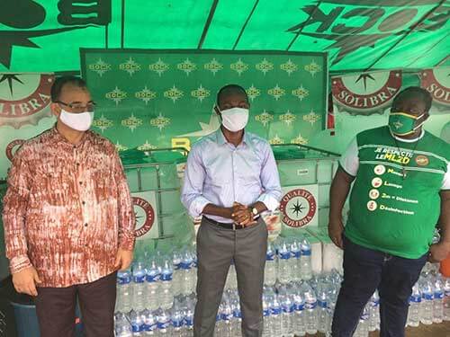 Solibra équipe le marché d’Adjoufou et Jean Folly en matériel de protection anti-COVID-19